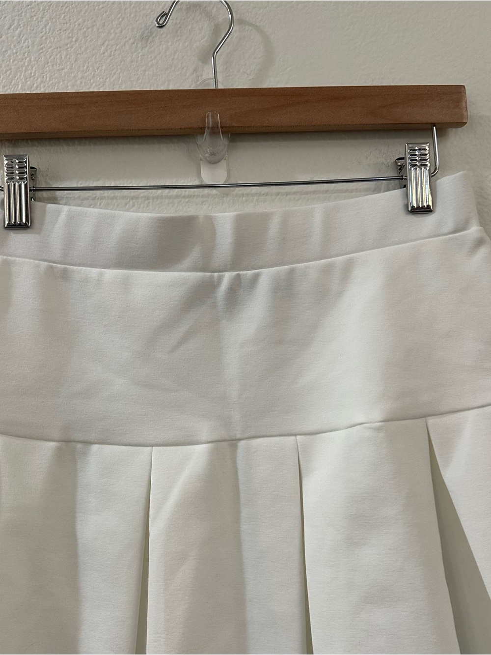Princess Polly / Lioness Rescue Me Pleat Mini Skirt White Size M - Picture 3 of 7